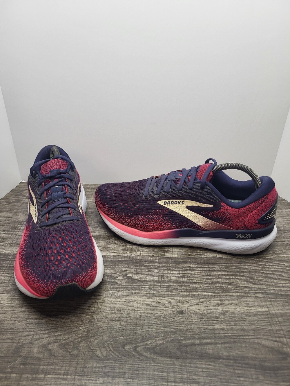 Brooks Ghost 16 Blue Red Running Shoes Cushioned Sneakers Women's Size 11